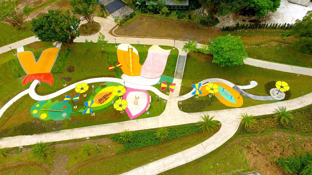 新北碧潭风景区新亮点 沐鸣注册链接700坪「湾潭儿童游戏场」蝴蝶意象启用