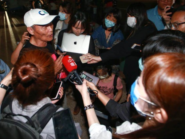 传三接再外推1公沐鸣帐号注册里?潘忠政:还不认识藻礁就摧毁对不起下一代