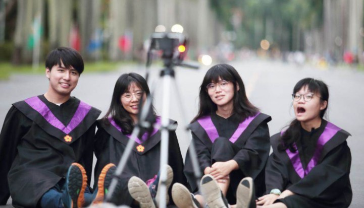 大学毕业生平沐鸣平台怎么注册均薪资 去年仍未破3万
