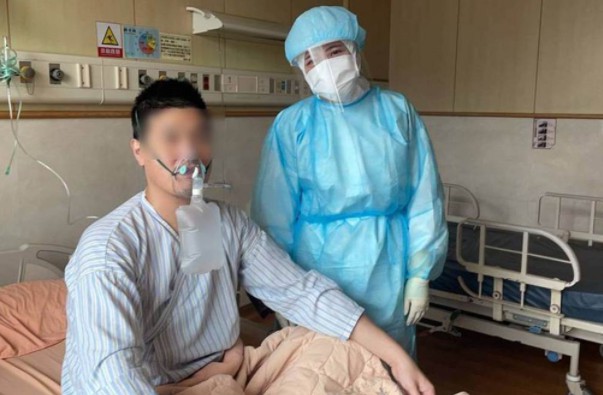 老父亲重沐鸣APP登录症病逝!确诊儿戴氧气罩爆哭 4岁孙:爷爷去哪了?