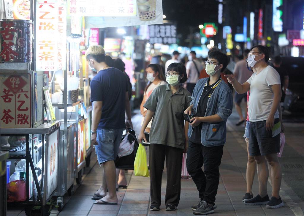 陈时中曝解封初步沐鸣登录想法:餐厅夜市梅花座 强力执行实名制