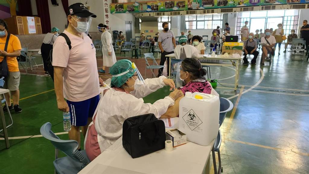 桃园大竹国沐鸣注册地址中接种站遭民怨 校方急改善动线