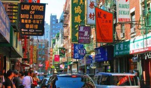 沐鸣代理美国侨报:对亚裔的歧视正在撕裂美国社会