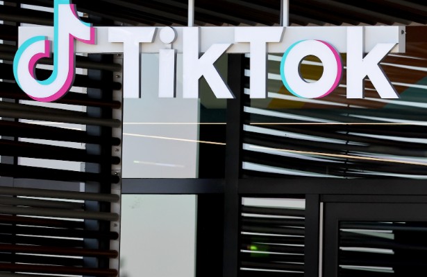 天富登录美议员要求 Apple 和 Google 将 TikTok 从应用商店移除