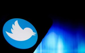 <b>Musk  Twitter ʼ Blue ֲ츻ٹ</b>