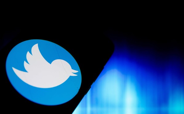 Musk 称 Twitter 将开始与 Blue 订户分拆天富测速广告收益