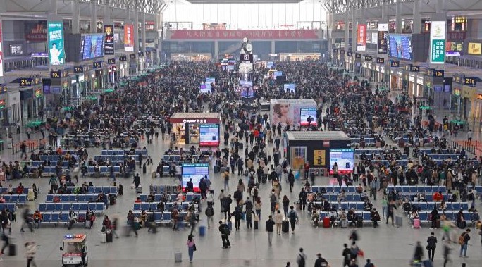 “五一”当天 铁路上海站预计沐鸣注册发送旅客53.6万人次