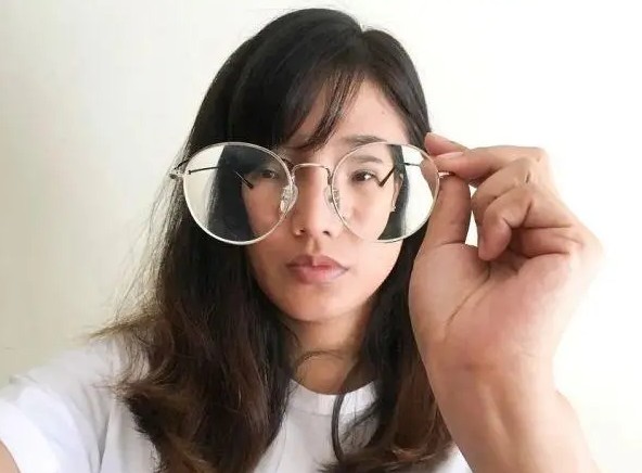 长期戴眼镜会变沐鸣代理金鱼眼?未见得