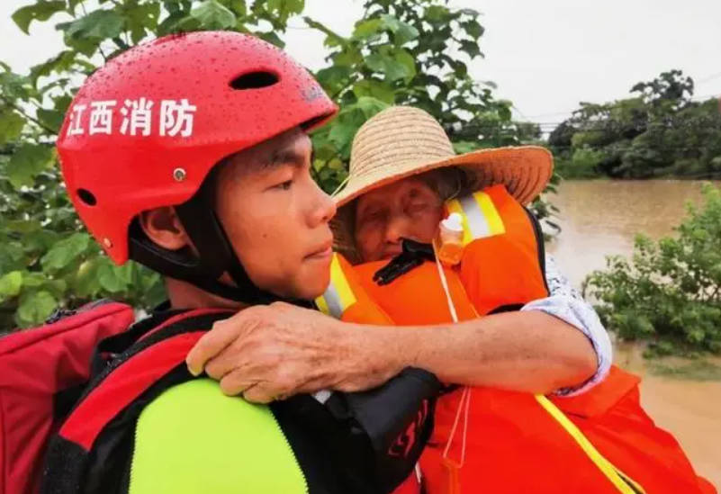 2号站测速她的身影永远留在了抢险救灾一线